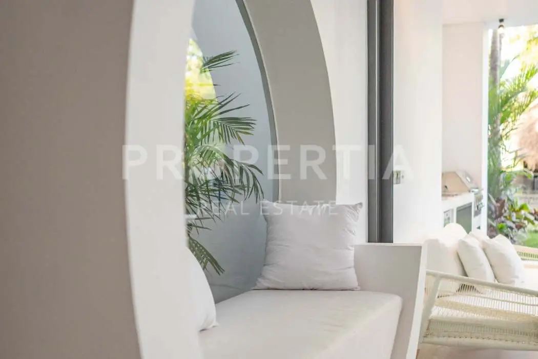 4-bedroom freehold villa in Pererenan — photo 4 of 5