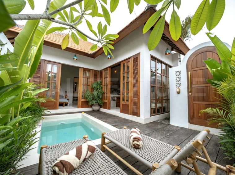 Modern Tropical 1-Bedroom Leasehold Villa in Kedungu – Fully Furnished & Investment-Ready