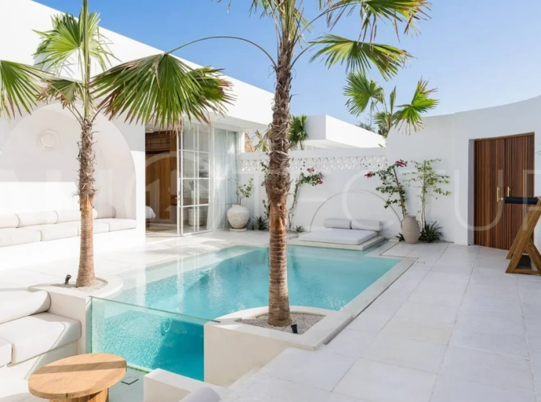 Tropical 3 Bedroom Villa for Sale in The Prime Area of Bingin
