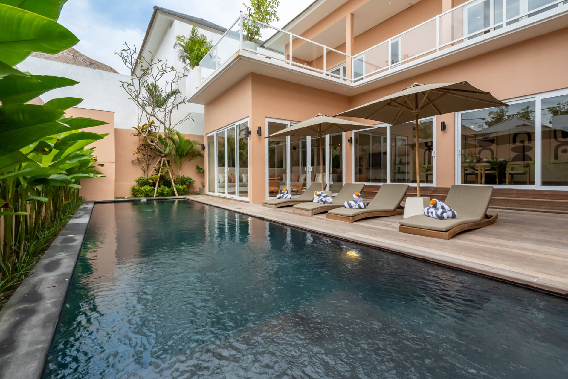Brand new 4 bedrooms villa in Nyanyi Beachside