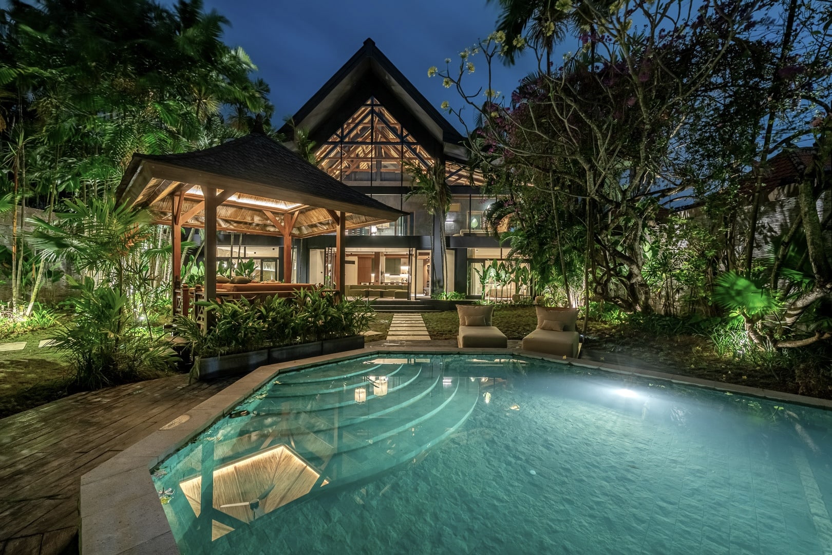 For Sale: Elegant 5-Bedroom Villa in the Heart of Seminyak