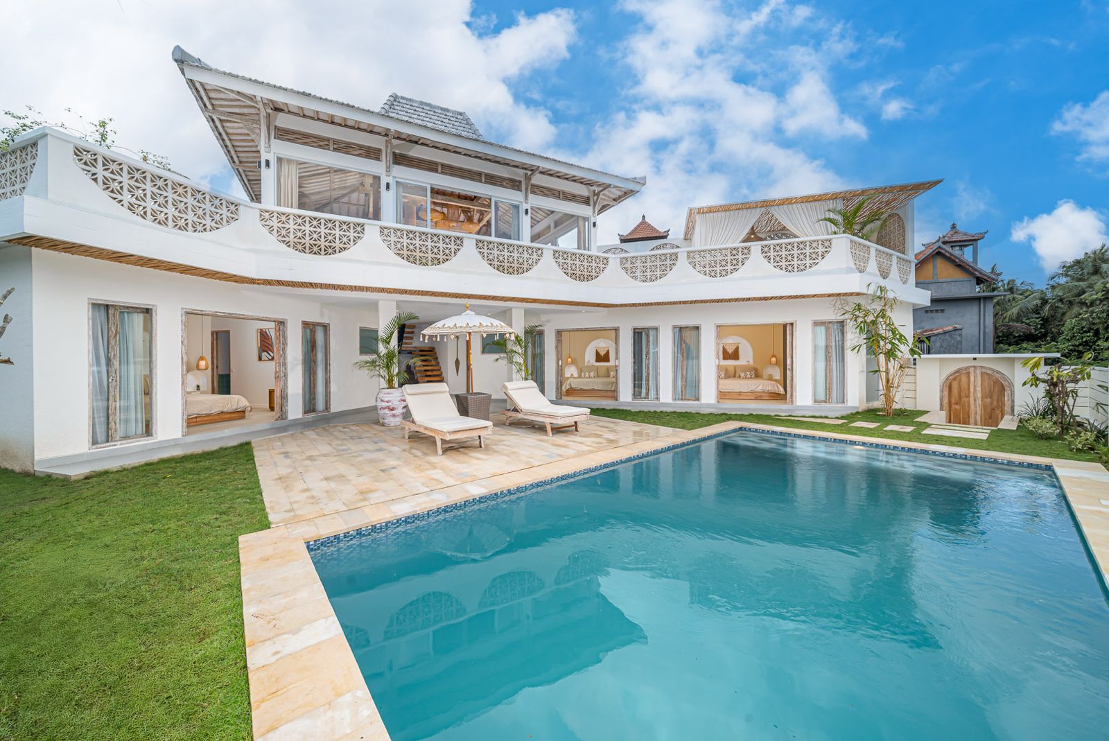 Modern 4-Bedroom Villa With stunning Rice Field, Ocean & Volcano Views – Kaba-Kaba